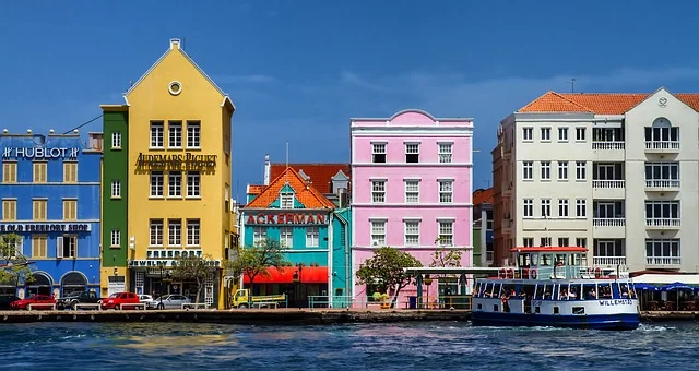 Descubriendo Nassau: Lujo, Playas y Vida Nocturna en las Bahamas